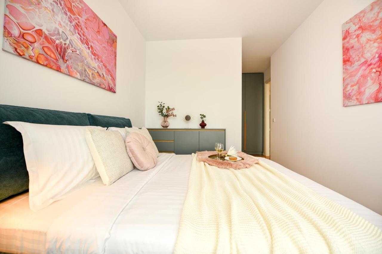 Eye Candy Romexpo 2-Bedroom With Free Parking Bucarest Extérieur photo