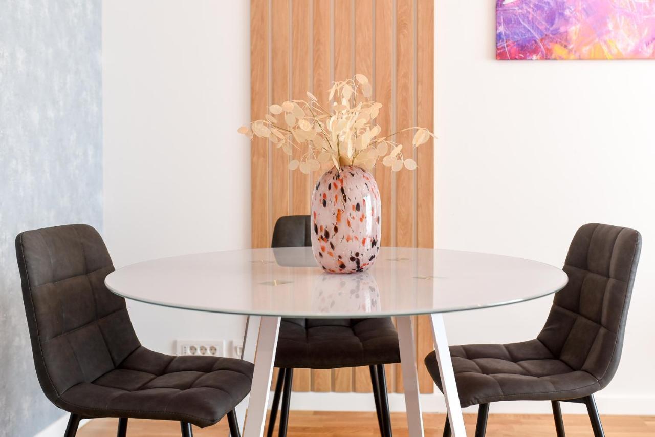 Eye Candy Romexpo 2-Bedroom With Free Parking Bucarest Extérieur photo