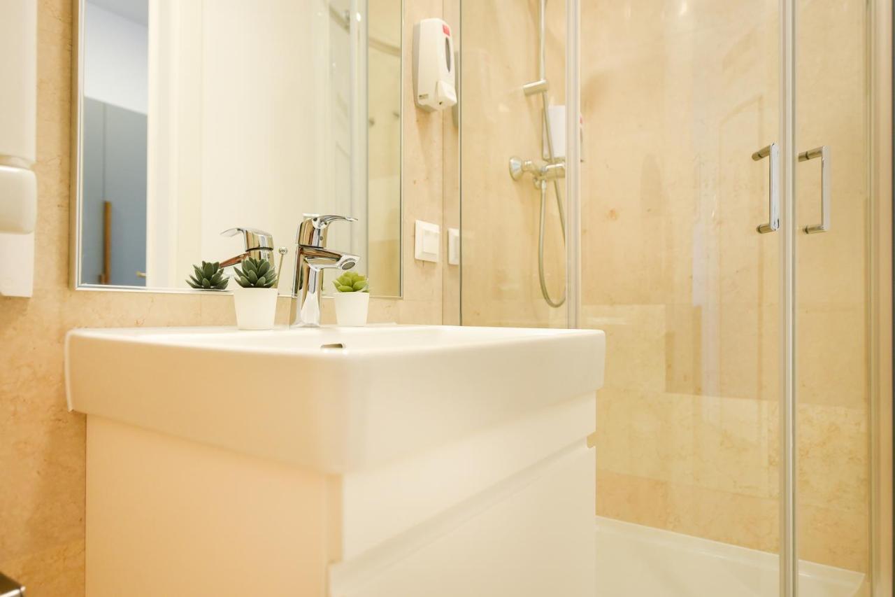 Eye Candy Romexpo 2-Bedroom With Free Parking Bucarest Extérieur photo